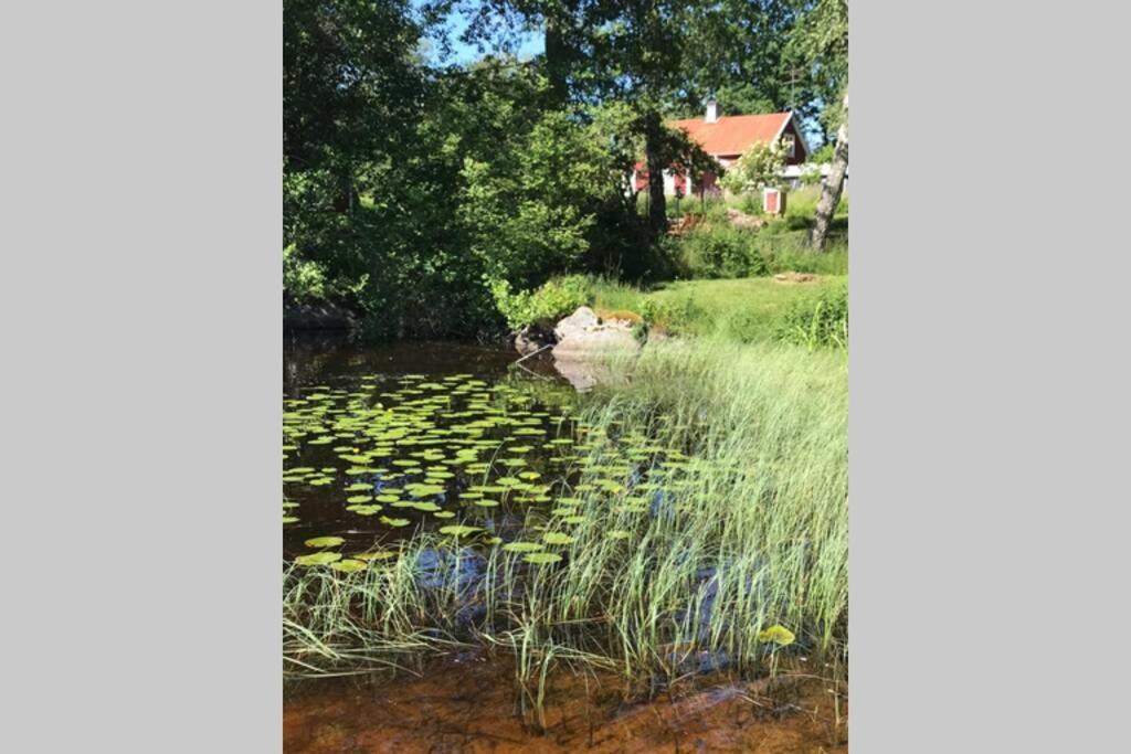 Vacker Hus I Naturen Fröseke 外观 照片